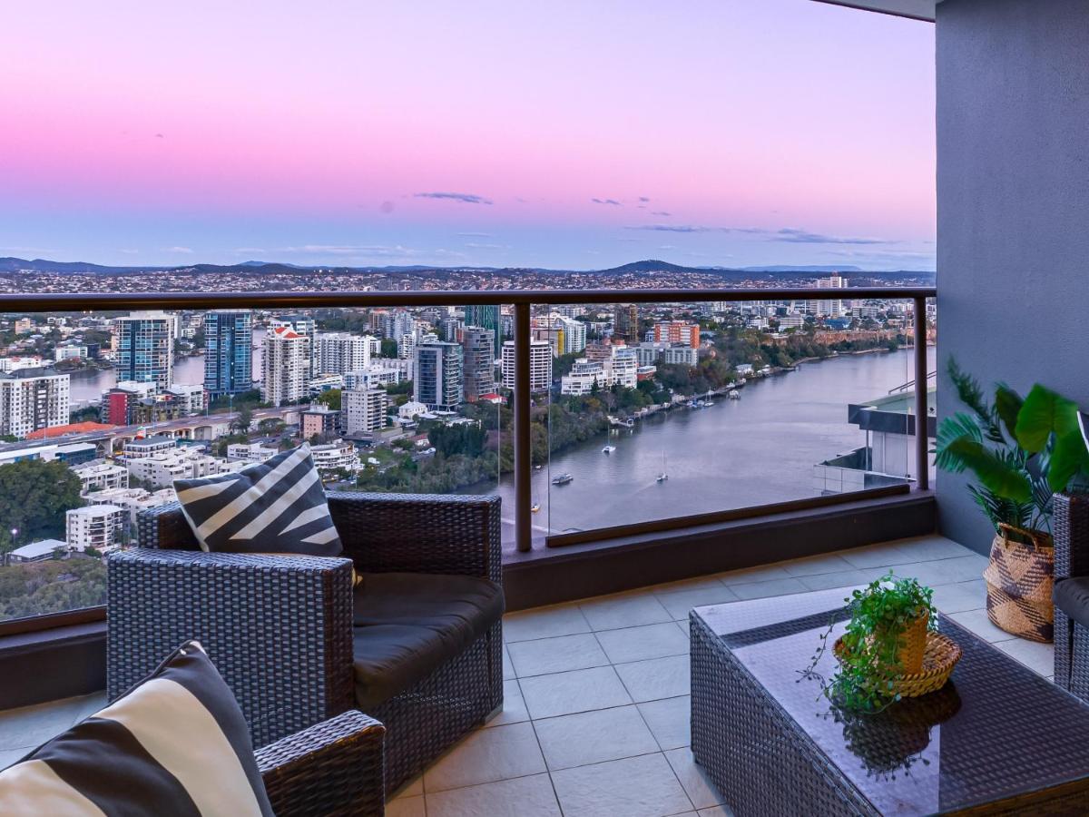 African Escape On Level 38 - Balcony With Views Брісбен Екстер'єр фото